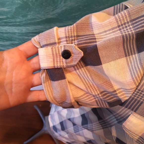 Casual plaid short sleeve button up shirt - Picture 5 of 9